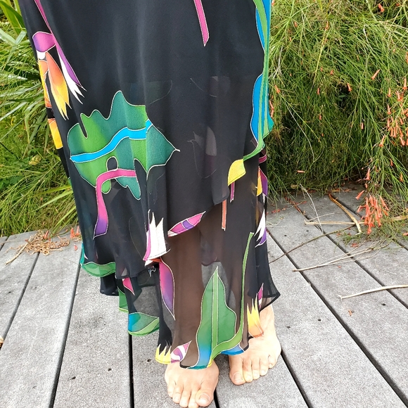 Beautiful Tropical Dress by SIMPLY SILK - Picture 5 of 8